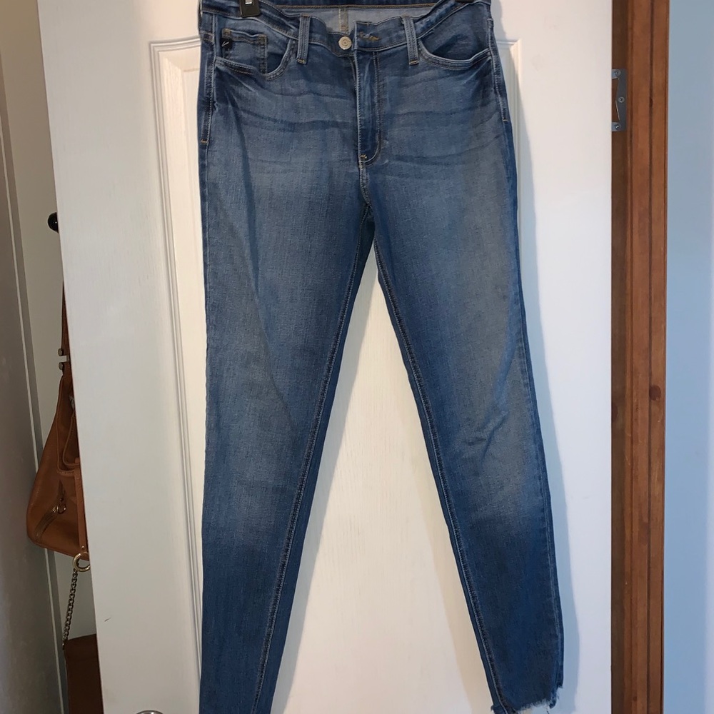 NWOT KanCan light skinny jeans - distressed ankle